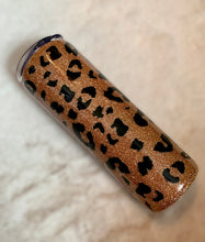 Load image into Gallery viewer, 20oz Mama Leopard Tumbler EPOXY
